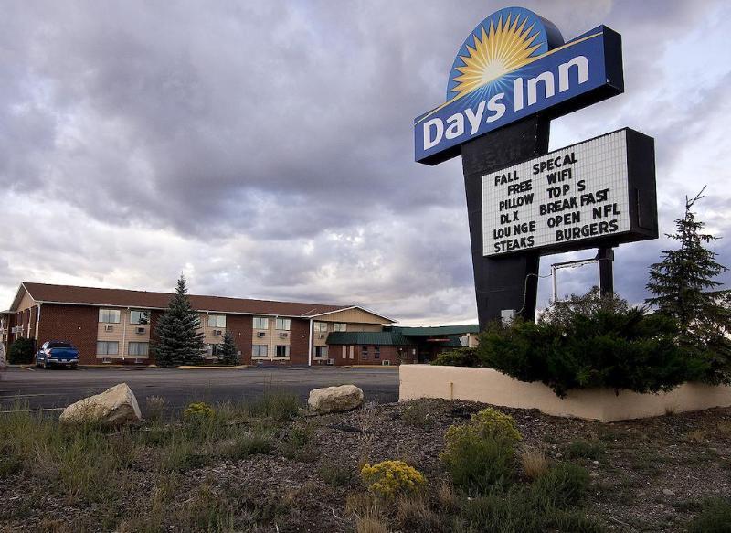 Days Inn By Wyndham Rawlins Exterior foto